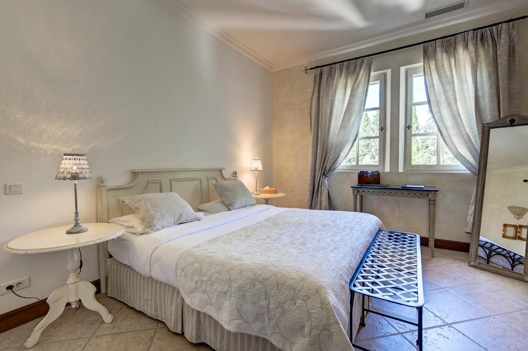Mas Des Comtes De Provence Hotell Tarascon Eksteriør bilde