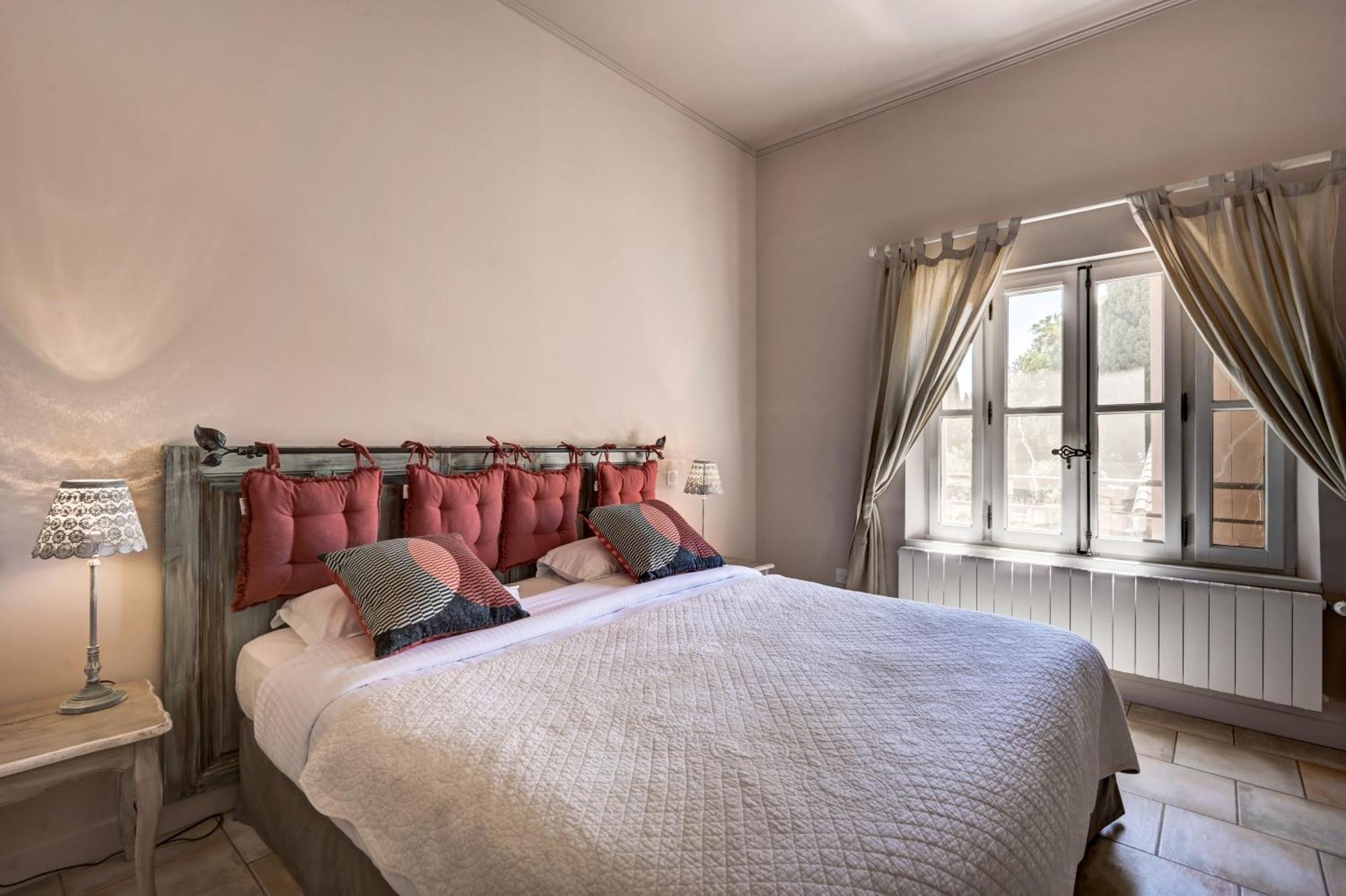 Mas Des Comtes De Provence Hotell Tarascon Eksteriør bilde