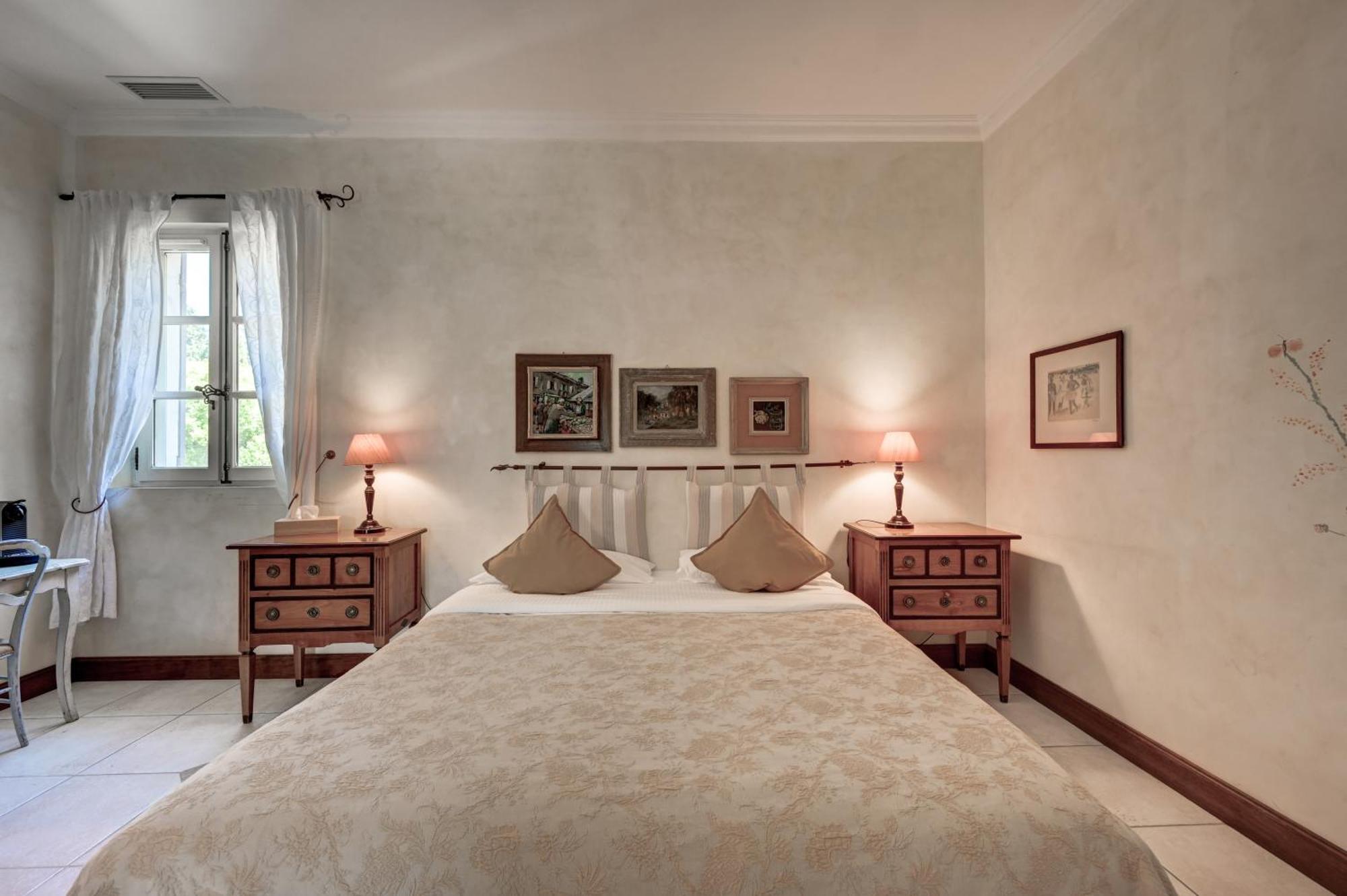 Mas Des Comtes De Provence Hotell Tarascon Eksteriør bilde