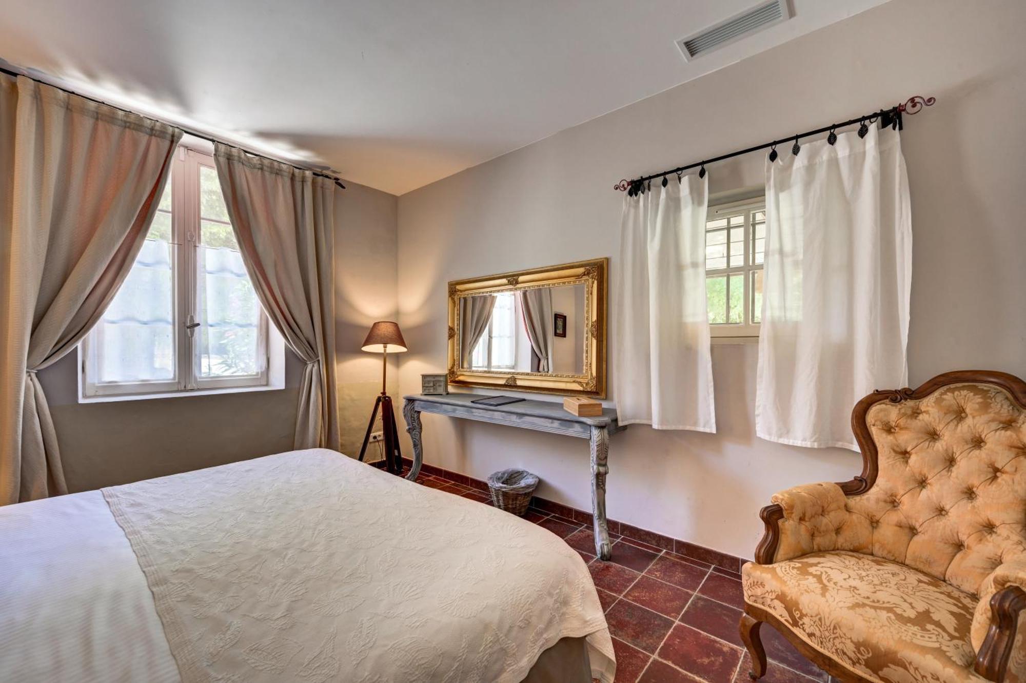 Mas Des Comtes De Provence Hotell Tarascon Eksteriør bilde